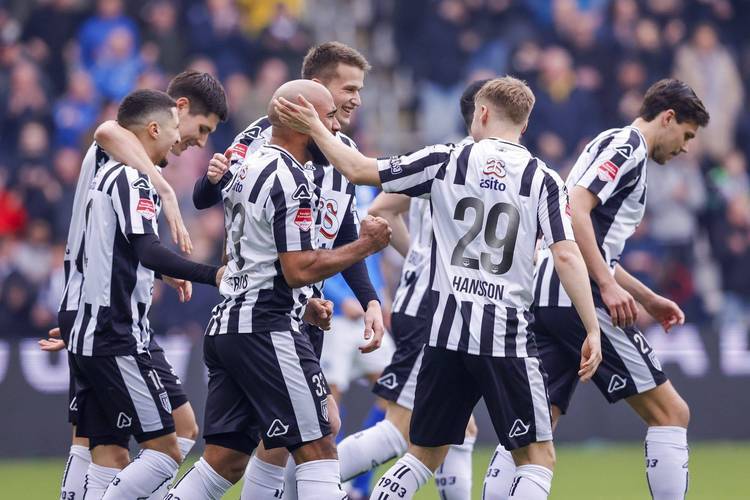  门兴格拉德巴赫vs荷尔斯泰因基尔 -9九游在线登录